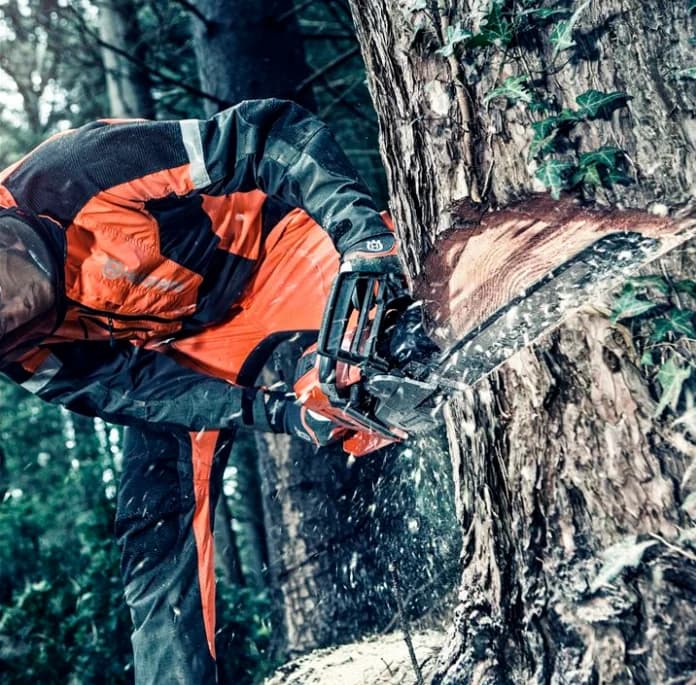Cómo se realiza el mantenimiento de una motosierra Husqvarna
