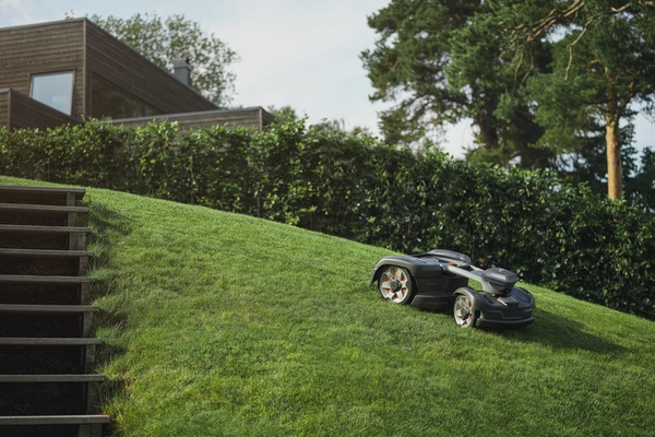 Robot Cortacesped Automower Husqvarna 435 Awd Nera