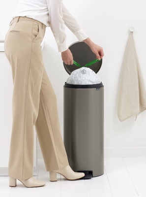 Cubo Pedal Brabantia NewIcon 30 Litros Gris